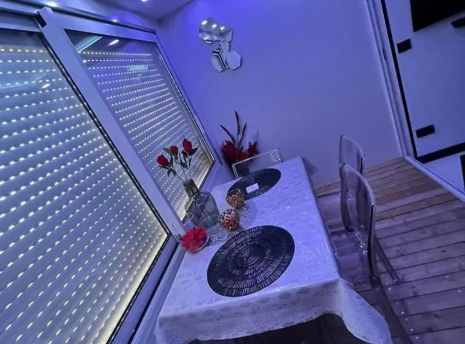 C12 Deluxe Διαμέρισμα