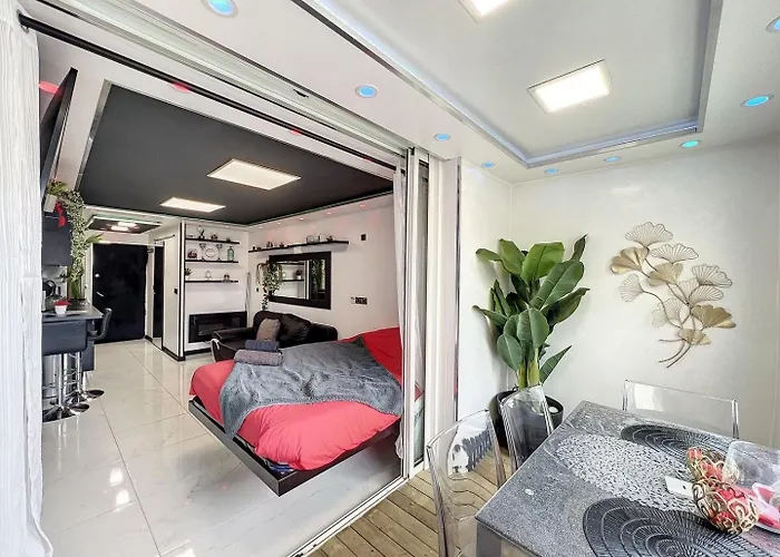 C12 Deluxe Διαμέρισμα Agde