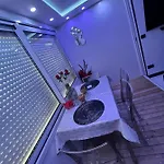 C12 Deluxe Lejlighed
