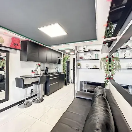 C12 Deluxe Agde