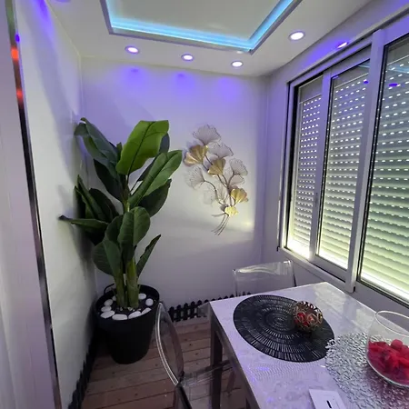 C12 Deluxe Agde